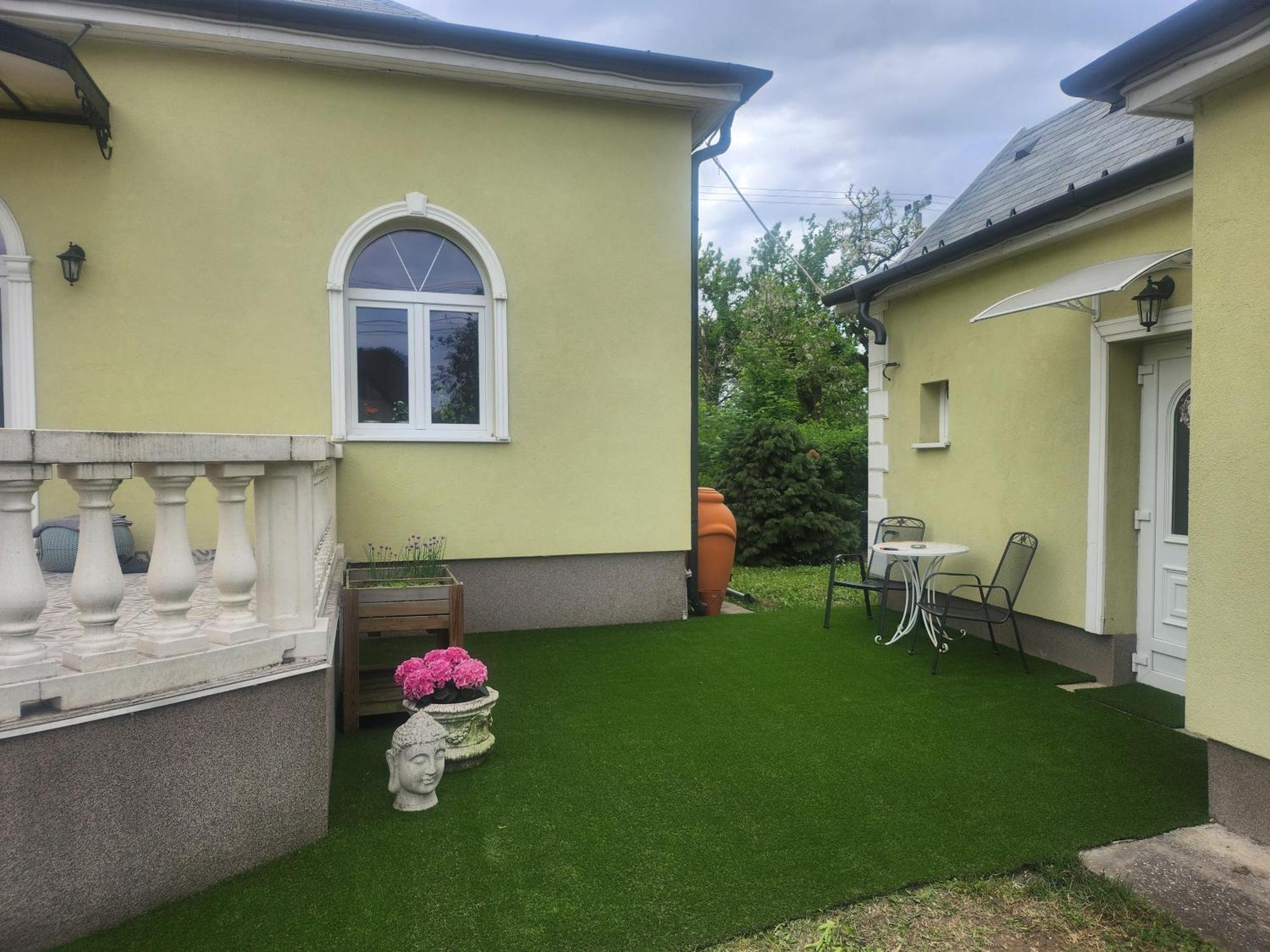 Small House In Green Area Budapest Exterior photo